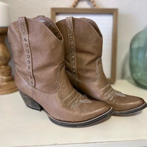 Very Volatile Cowboy Boots Size 8